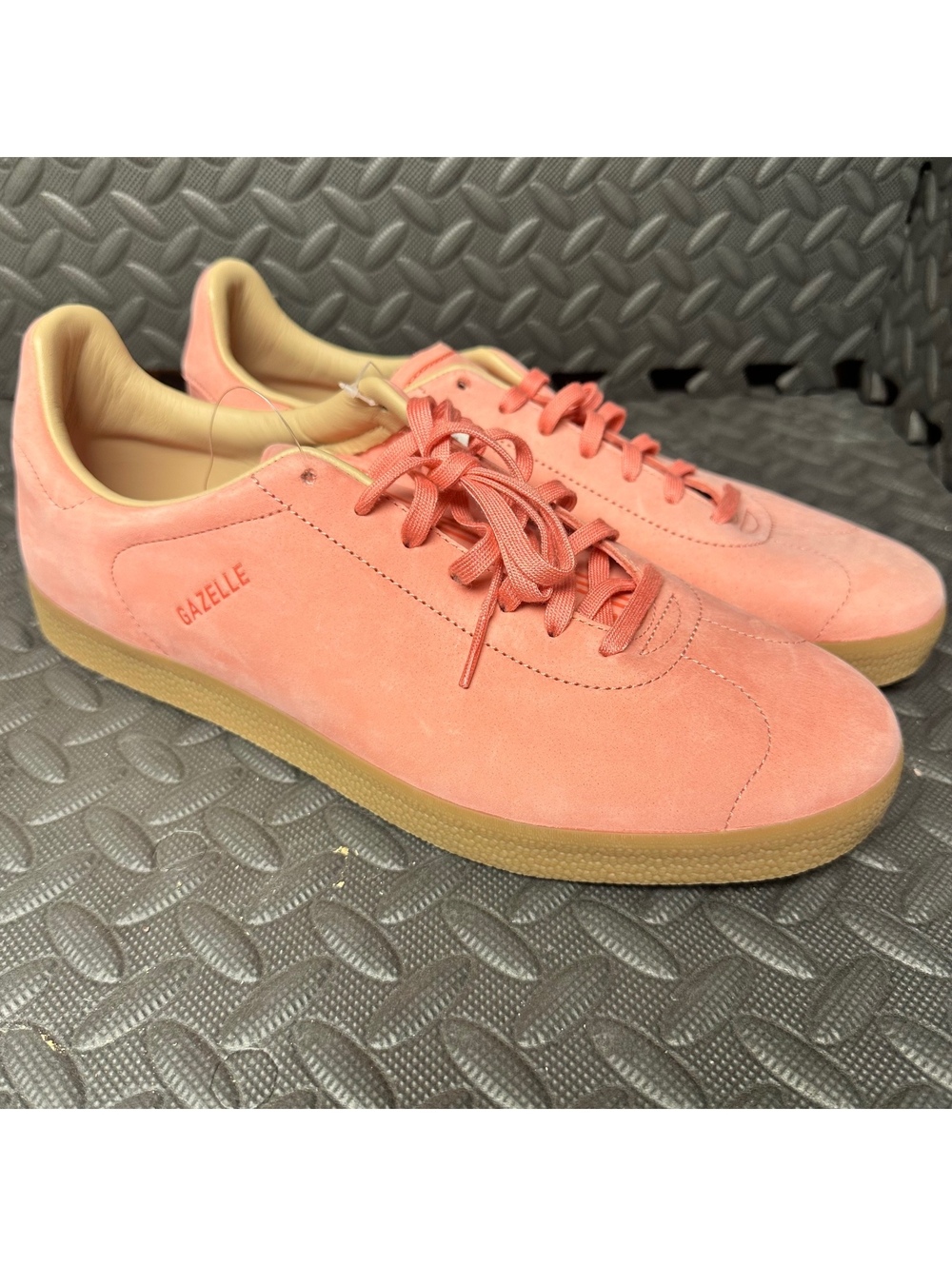 Adidas, gazelle Decon, men’s pink suede, Sneaker, size 11 no box CG3706